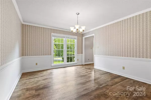 6301 Dougherty DR, Charlotte, NC 28213