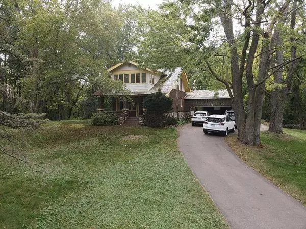 15720 Judicial RD, Burnsville, MN 55306