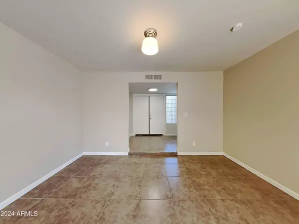 3843 W SAHUARO Drive, Phoenix, AZ 85029