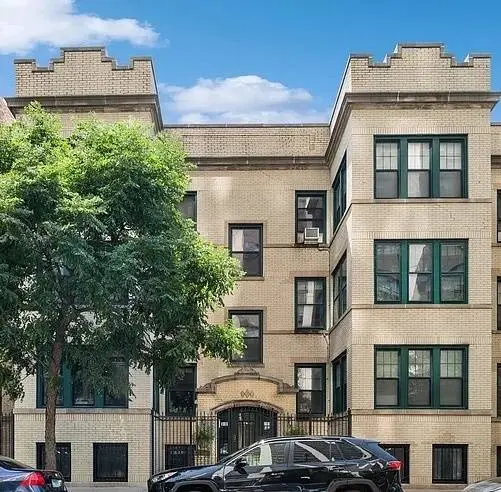 515 W Belmont AVE #2, Chicago, IL 60657