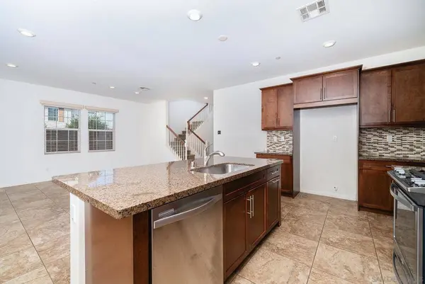 1204 White Oak Ct, El Cajon, CA 92020