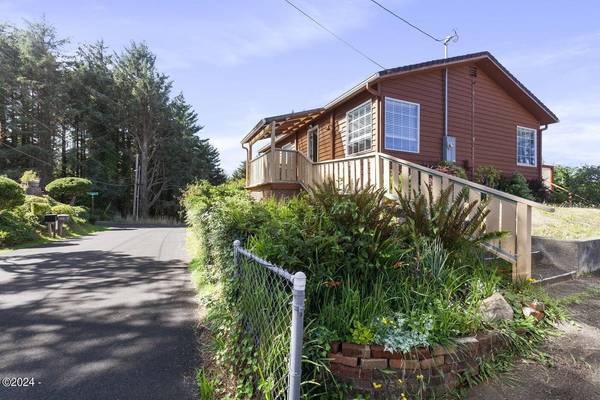 1025 SW 16th ST, Lincoln City, OR 97367