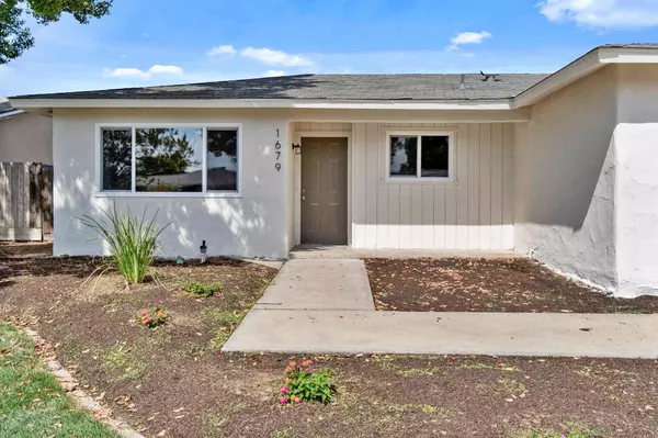 1679 Hampton Avenue, Clovis, CA 93611