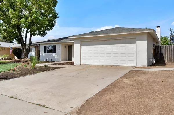 1679 Hampton Avenue, Clovis, CA 93611
