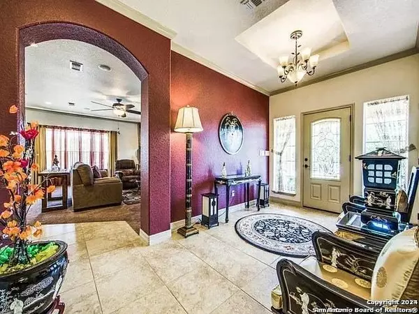 215 GOLDEN OAKS, Helotes, TX 78023-2454