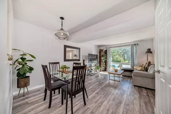 2300 Oakmoor DR SW #87, Calgary, AB T2V 4N7