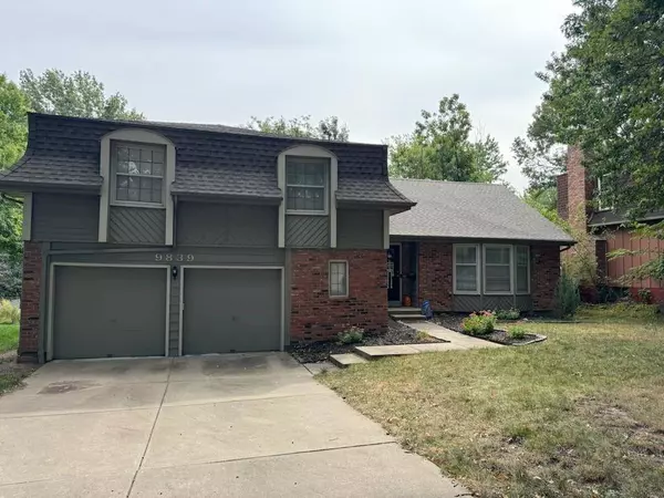 9839 Farley LN, Overland Park, KS 66212