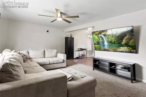 163 Grinnell ST, Colorado Springs, CO 80911