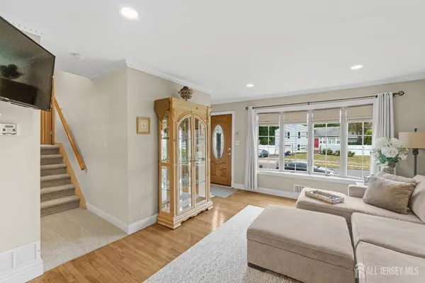 199 W Elmwood DR W, South Plainfield, NJ 07080