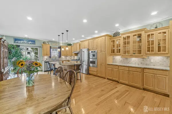 199 W Elmwood DR W, South Plainfield, NJ 07080