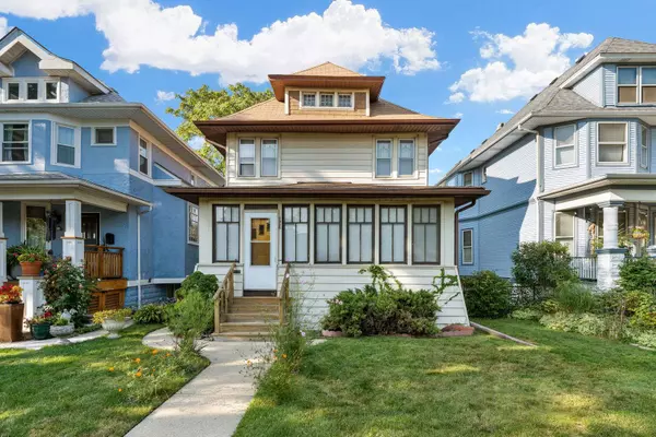 4826 W Warner Avenue, Chicago, IL 60641