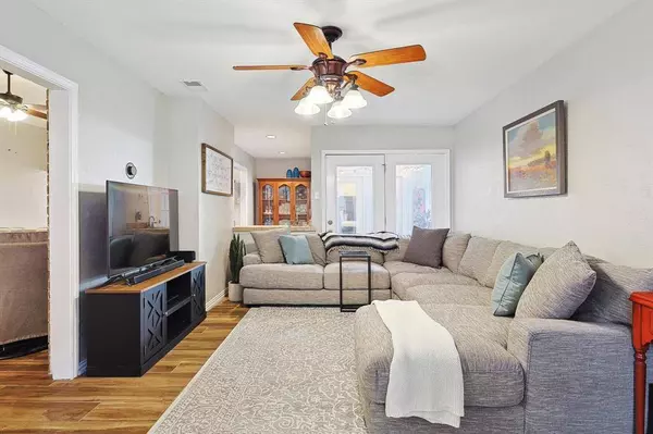 1618 Clydesdale Drive, Lewisville, TX 75067