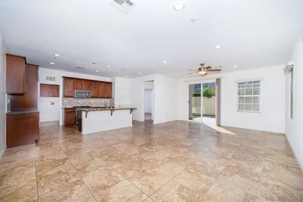 1204 White Oak Ct, El Cajon, CA 92020