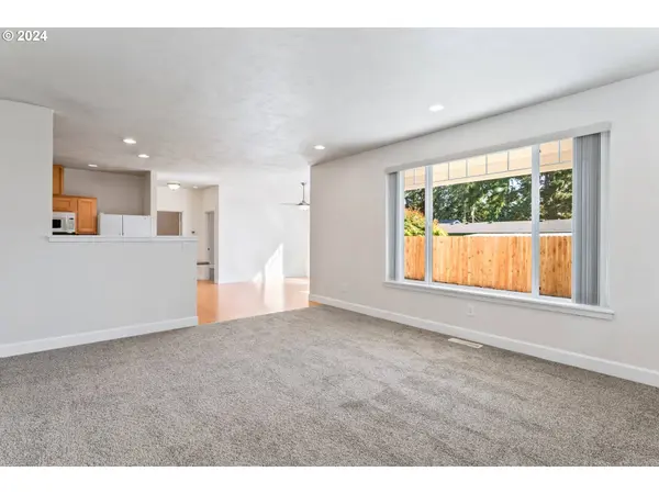 547 ETHAN CT, Springfield, OR 97477