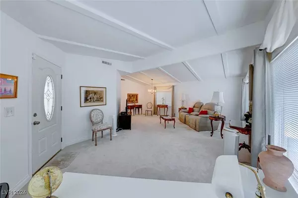 5029 Ridge Drive, Las Vegas, NV 89103