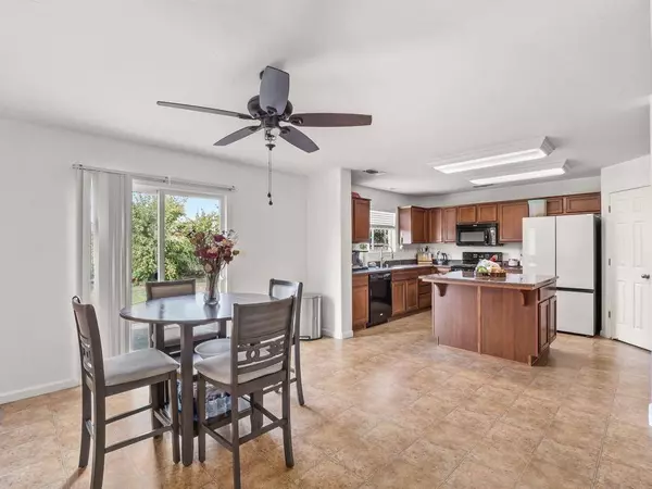 2636 W Payson Avenue, Visalia, CA 93291