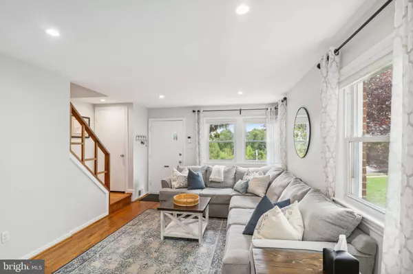 6902 UNIVERSITY DR, Alexandria, VA 22307