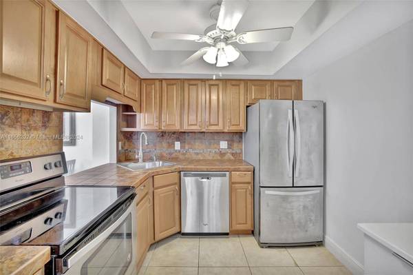 1801 S Ocean Dr #541, Hallandale Beach, FL 33009