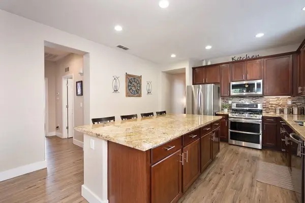 1101 Barnhill LN, Lincoln, CA 95648