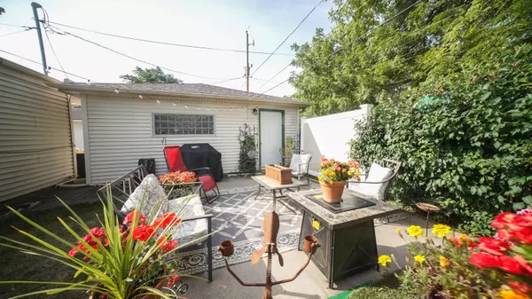 209 N 110th St, Wauwatosa, WI 53226