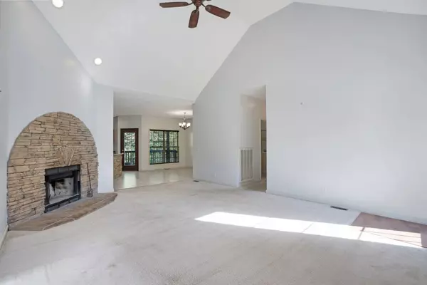 127 Jerry Smith Rd, Indian Mound, TN 37079