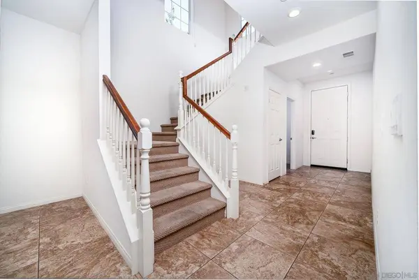 1204 White Oak Ct, El Cajon, CA 92020