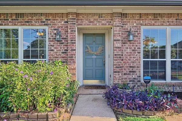 1618 Clydesdale Drive, Lewisville, TX 75067