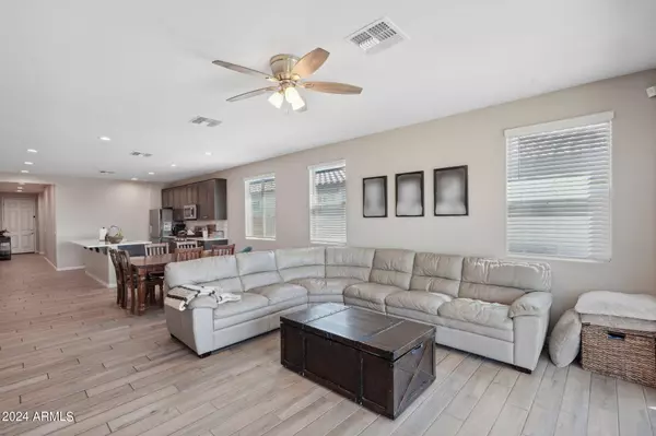 17823 W BAJADA Road, Surprise, AZ 85387