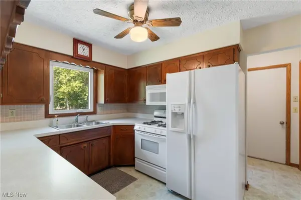 4166 Mansfield AVE, Akron, OH 44319