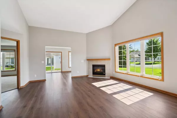 17277 Deerfield DR SE, Prior Lake, MN 55372