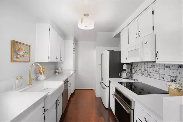 8450 Via Sonoma #104, La Jolla, CA 92037