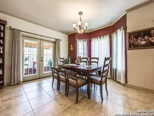 215 GOLDEN OAKS, Helotes, TX 78023-2454