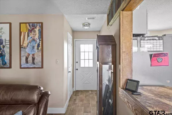 405 W ROSS ST, Troup, TX 75789