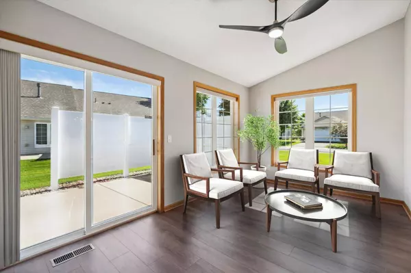 17277 Deerfield DR SE, Prior Lake, MN 55372