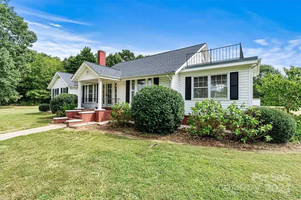 128 10th ST NE, Hildebran, NC 28637