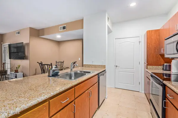 5302 E VAN BUREN Street #1067, Phoenix, AZ 85008