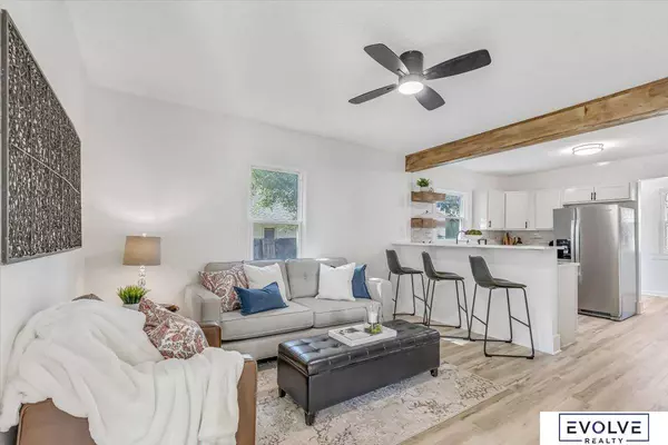 5208 S 51st Street, Omaha, NE 68117