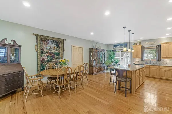 199 W Elmwood DR W, South Plainfield, NJ 07080