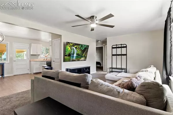 163 Grinnell ST, Colorado Springs, CO 80911