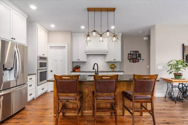 651 Maple CT, New Richmond, WI 54017