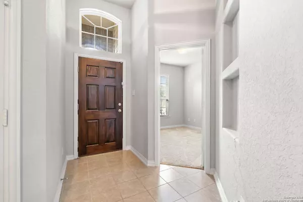 7926 DEEPWELL DR, San Antonio, TX 78254-1894