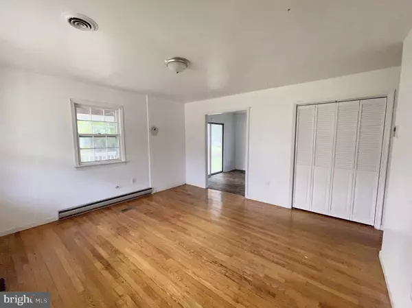 2257 DESHA RD, Tappahannock, VA 22560