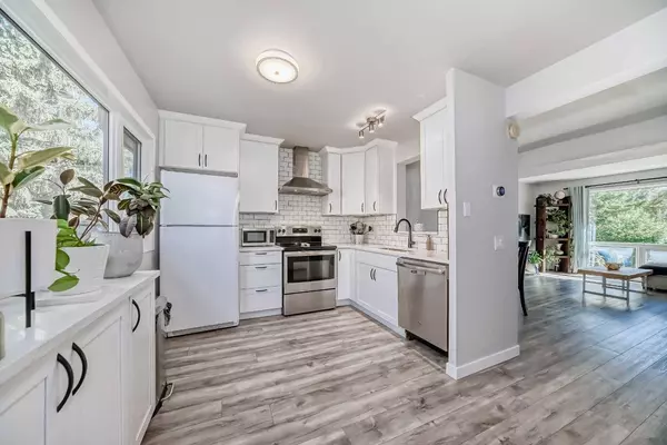 2300 Oakmoor DR SW #87, Calgary, AB T2V 4N7