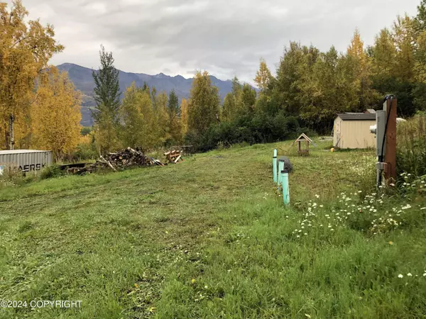 12724 Hunter Creek DR, Palmer, AK 99645