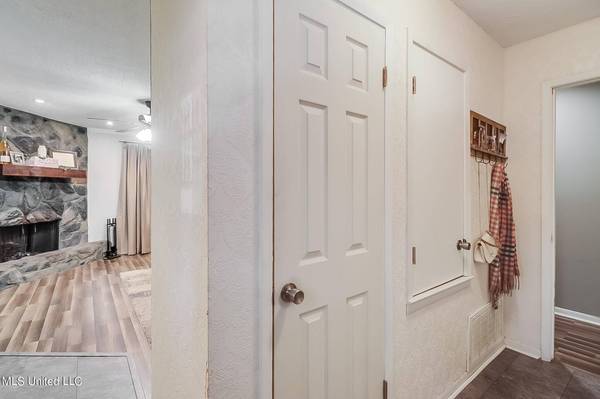 12487 Lakeland Court, Gulfport, MS 39503