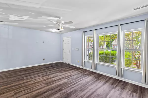 570 Truman Dr, Goose Creek, SC 29445