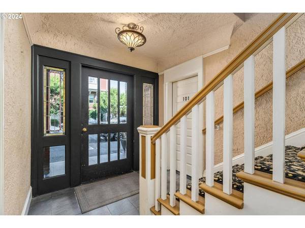 2076 NW JOHNSON ST #102, Portland, OR 97209