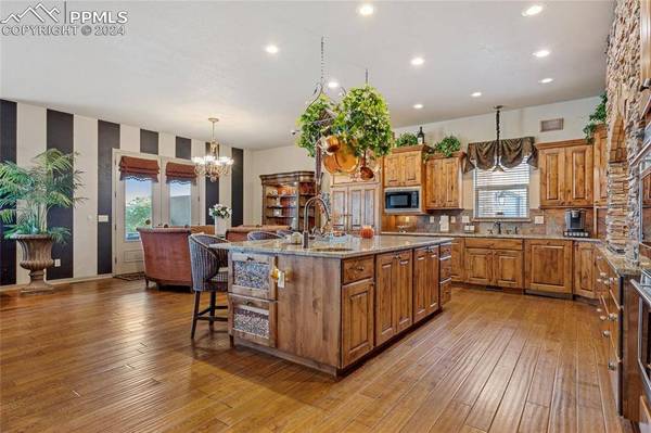 396 W Winterhaven DR, Pueblo, CO 81007