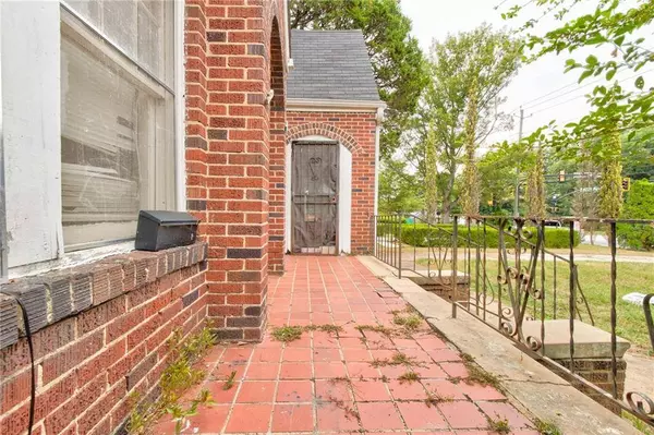 1373 Martin Luther King Jr DR NW, Atlanta, GA 30314