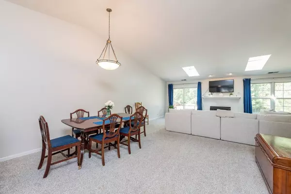 17122 W Cunningham Court #4B, Libertyville, IL 60048